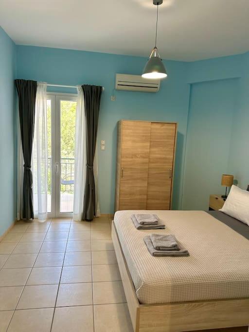 Seaside Escape Apartments - Poseidon Palaiá Fókaia Buitenkant foto