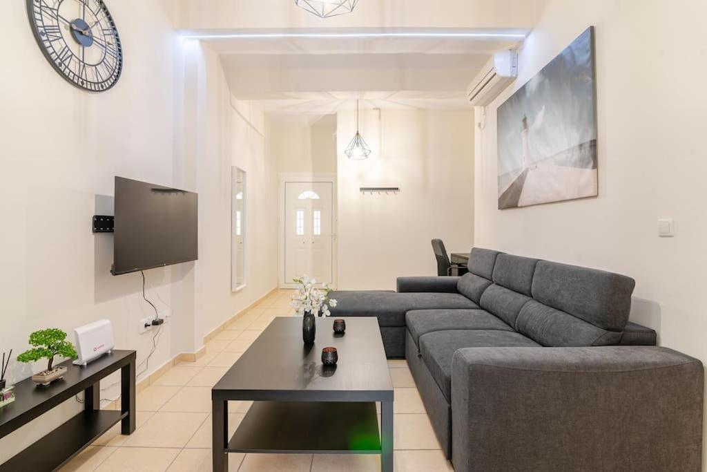 Seaside Escape Apartments - Poseidon Palaiá Fókaia Buitenkant foto